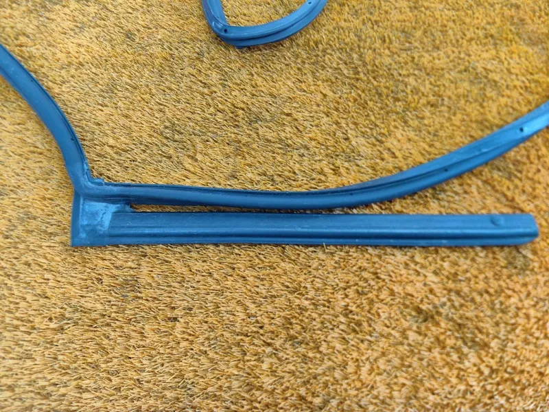 Уплотнитель двери