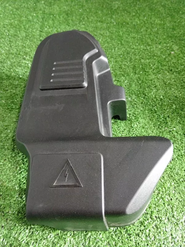 Крышка блока предохранителей