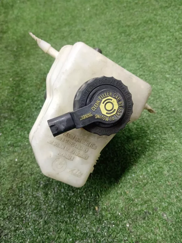 Главный тормозной цилиндр