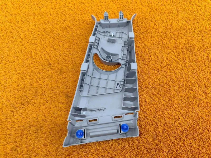 Обшивка центральной стойки