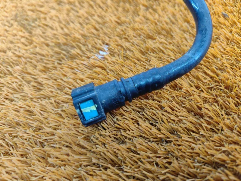 Трубка топливная