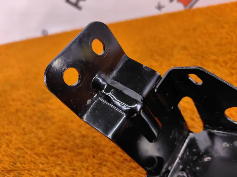 Кронштейн АКБ