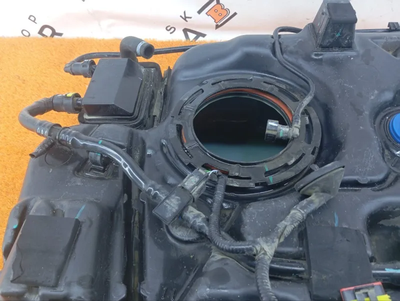 Бак топливный