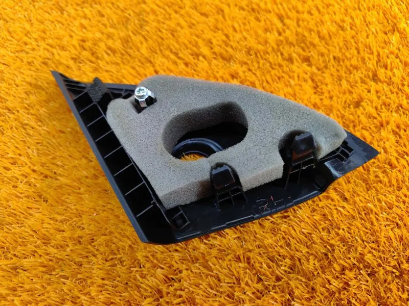 Уголок двери