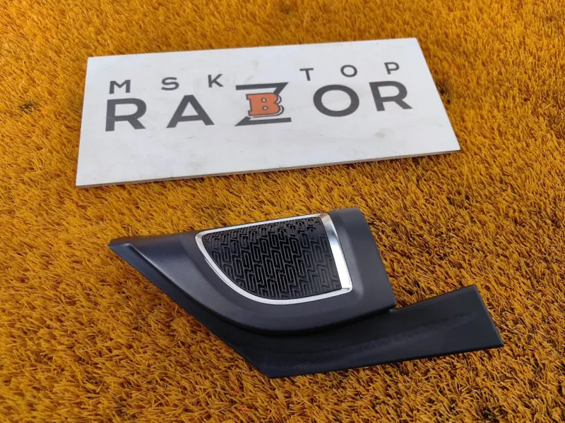 Уголок двери