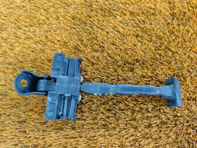 Ограничитель двери