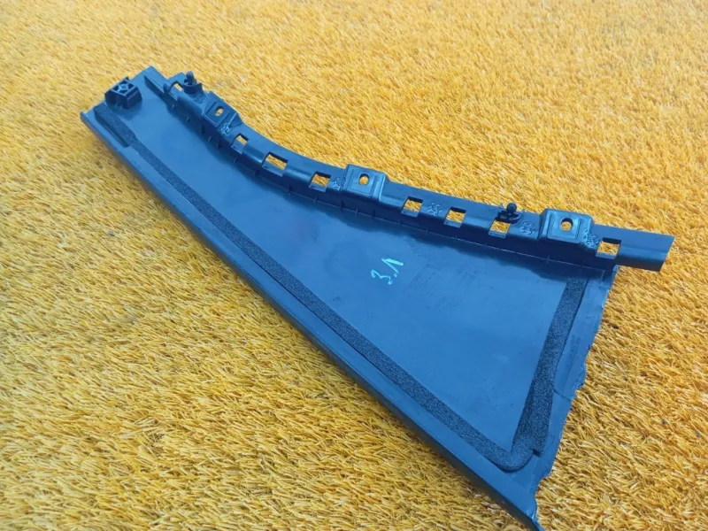 Молдинг двери