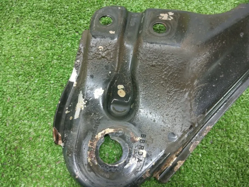 Крепление глушителя