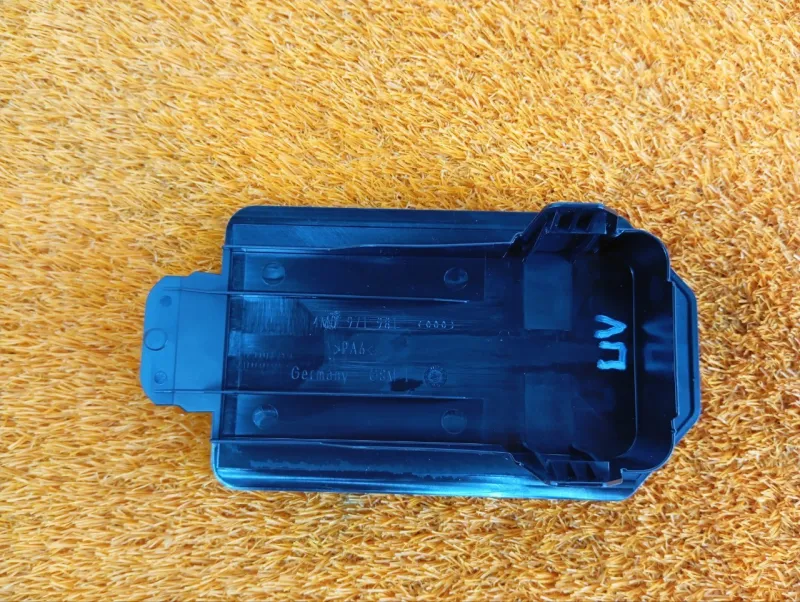 Крышка блока предохранителей