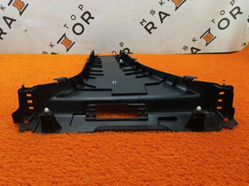 Обшивка центральной стойки