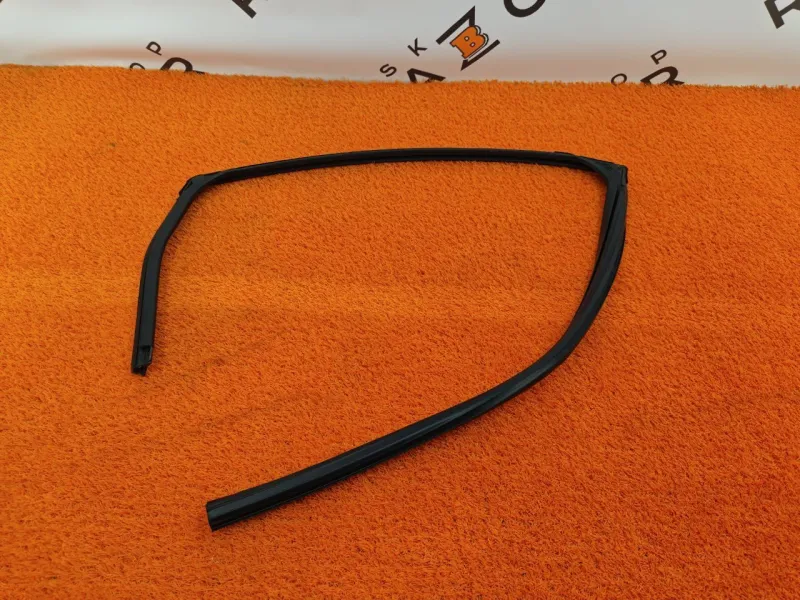 Уплотнитель стекла двери