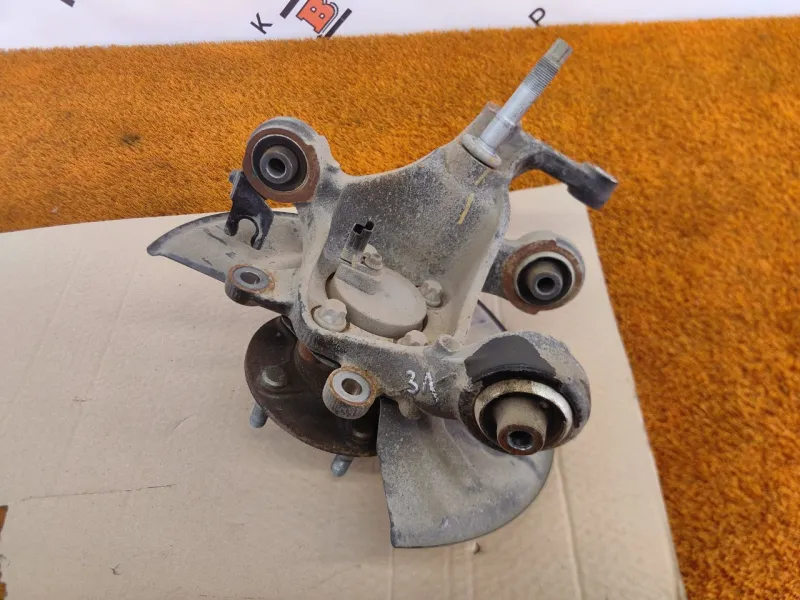 Кулак поворотный