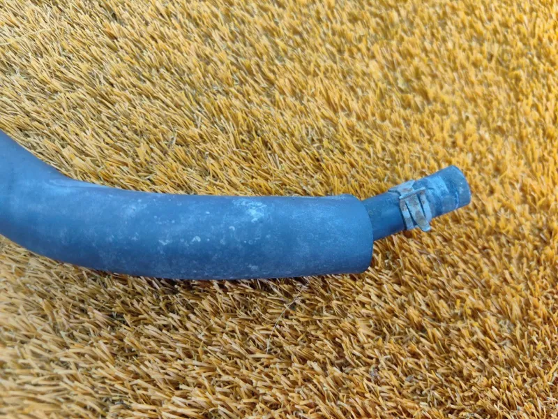 Трубка картерных газов