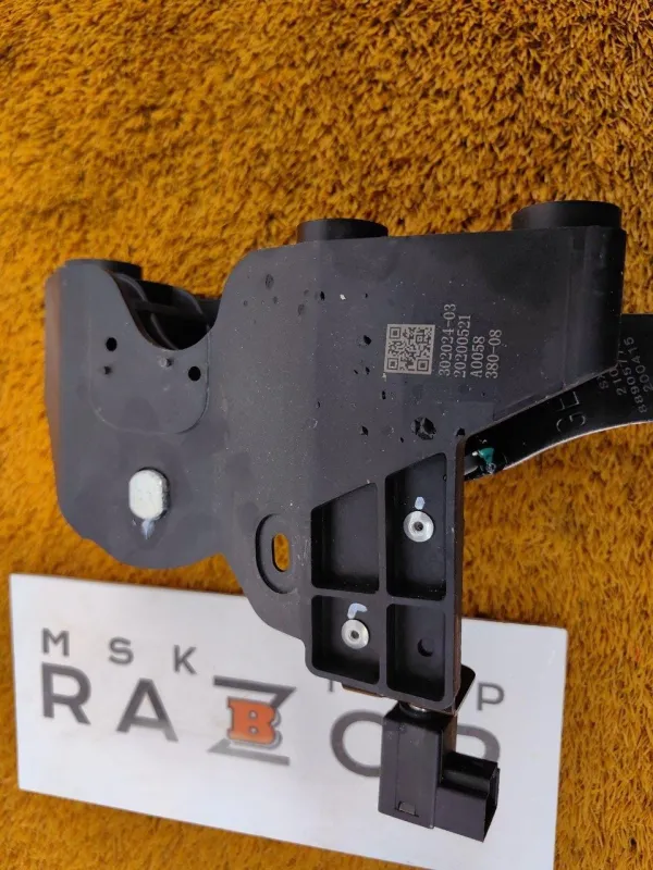 Педаль тормоза