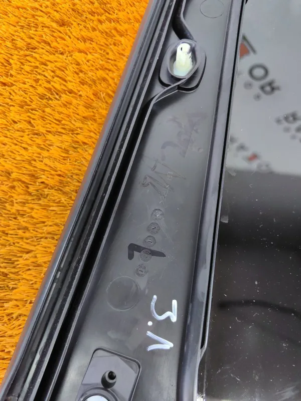 Форточка задняя