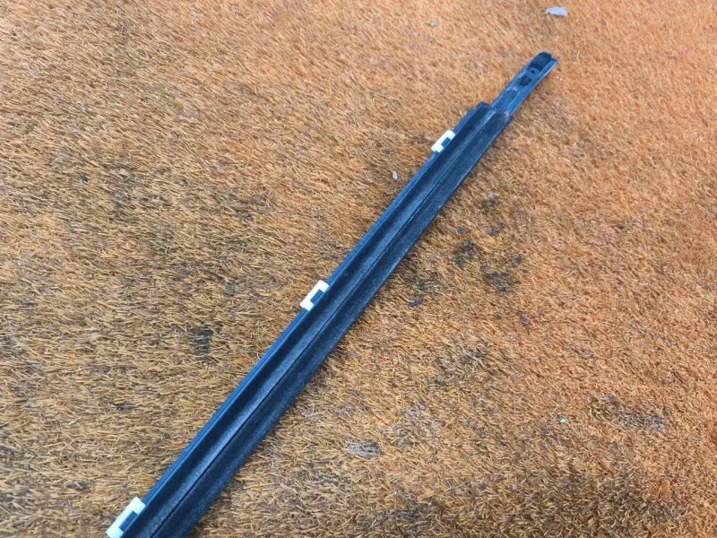 Молдинг стекла