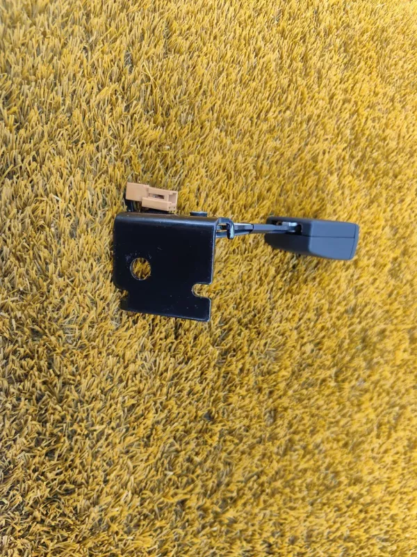 Ответная часть ремня безопасности