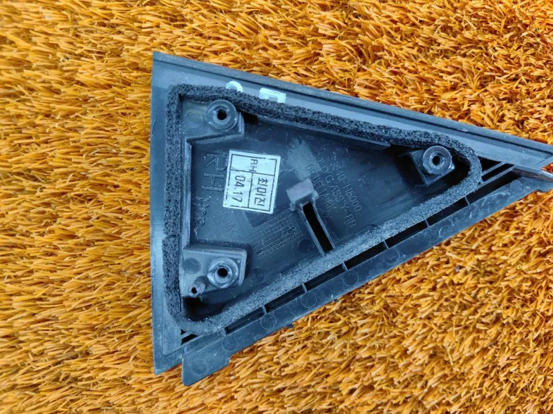 Уголок двери