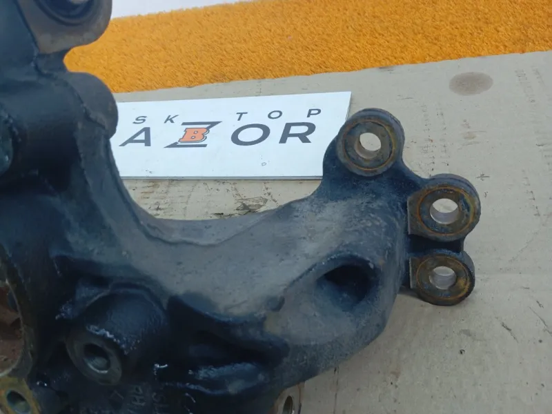 Кулак поворотный