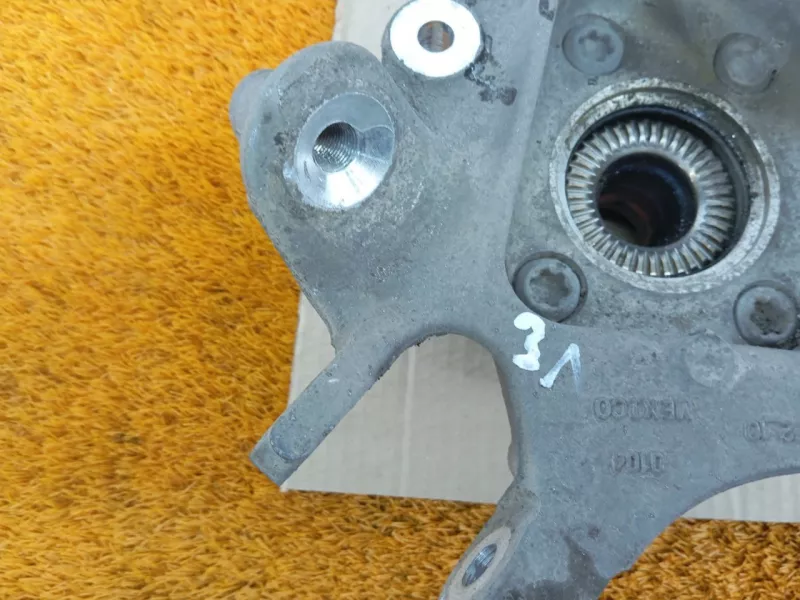 Кулак поворотный