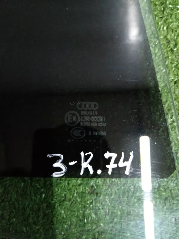 Стекло двери Audi A4 2007 8K9845206E B7, заднее правое