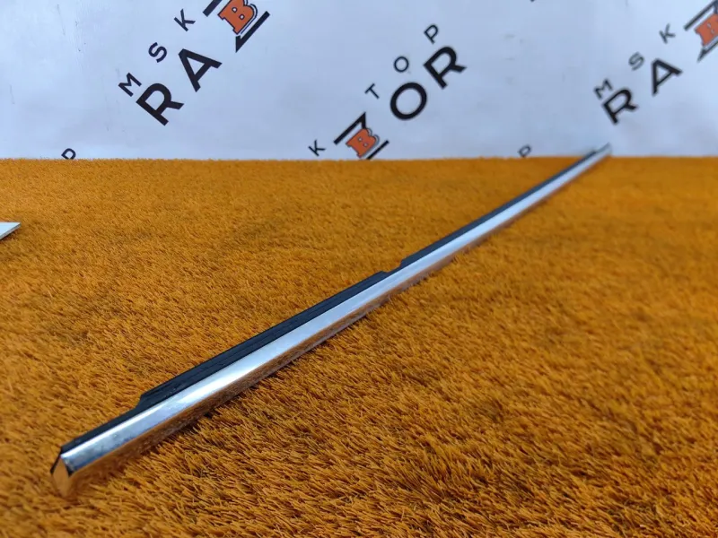 Молдинг стекла