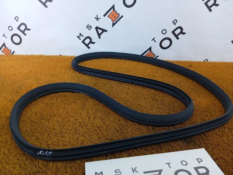 Уплотнитель проема двери