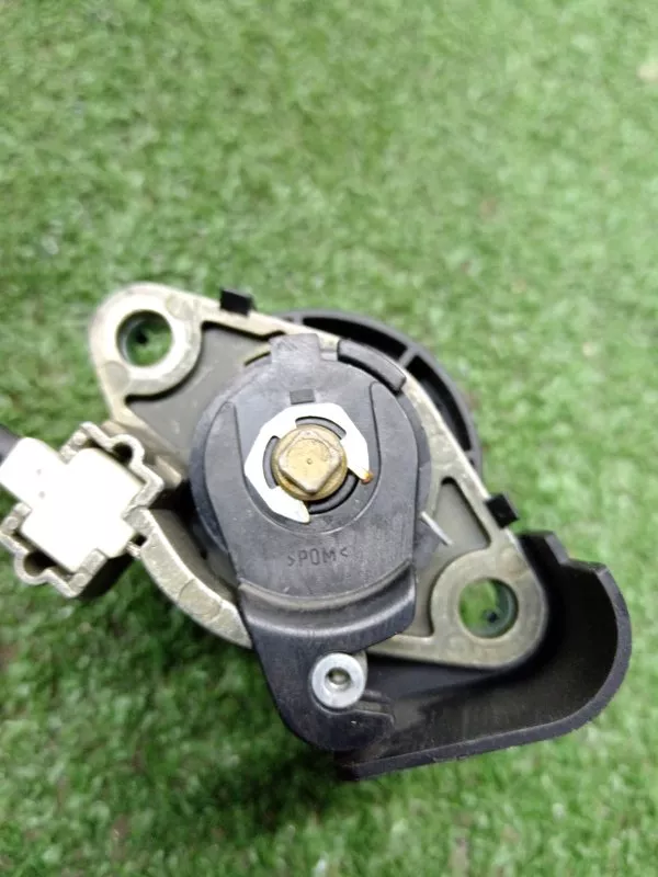 Личинка замка багажника