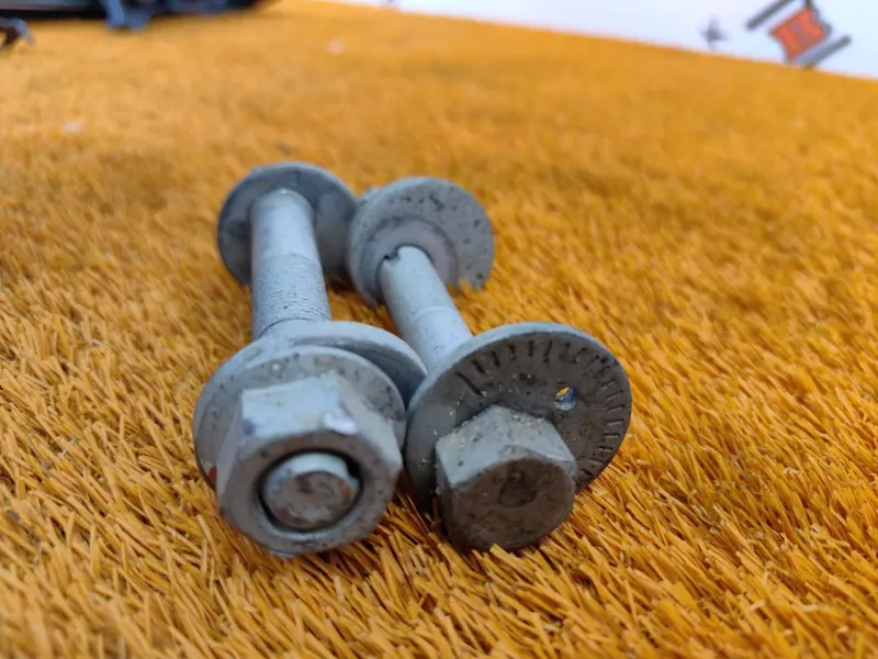 Болт развальный