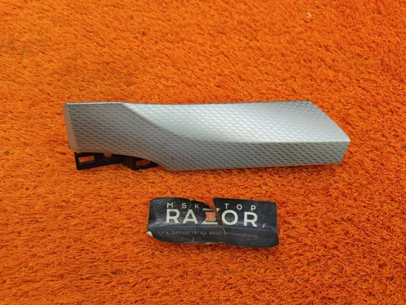 Декоративная накладка торпедо под дефлектор