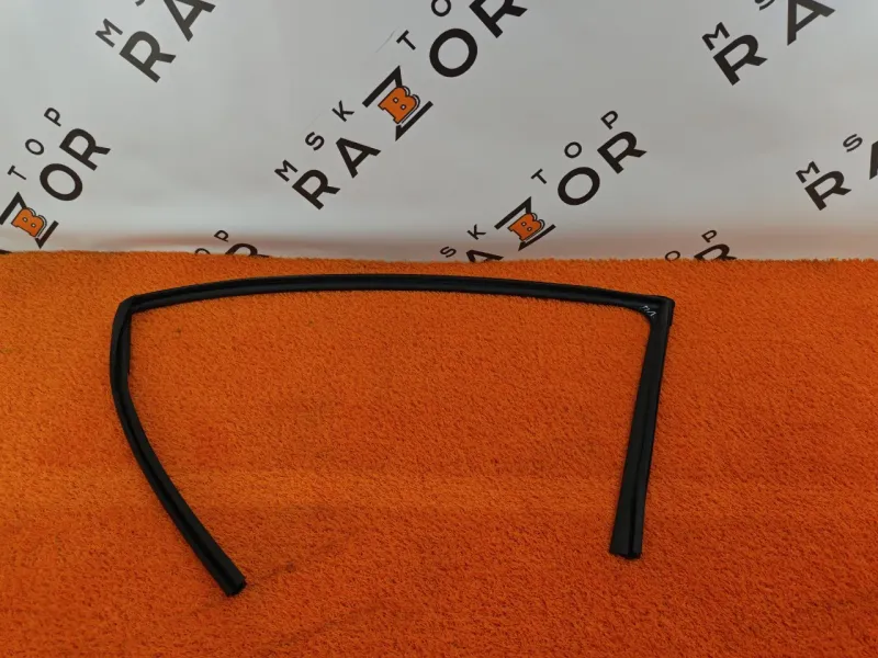 Уплотнитель стекла двери