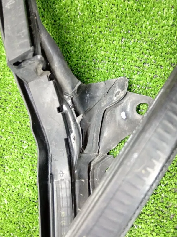 Уплотнитель двери