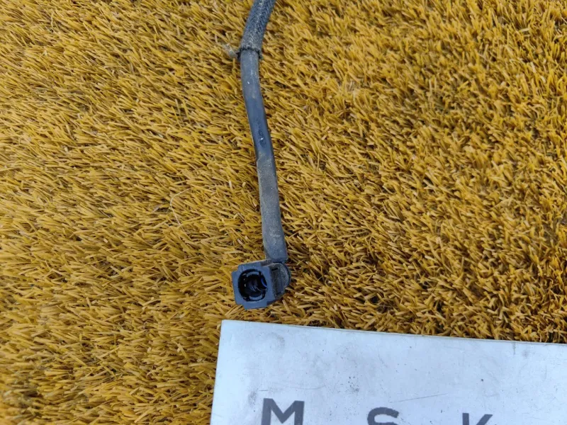 Трубка топливная