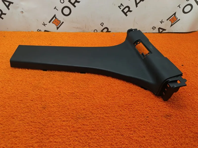 Обшивка центральной стойки