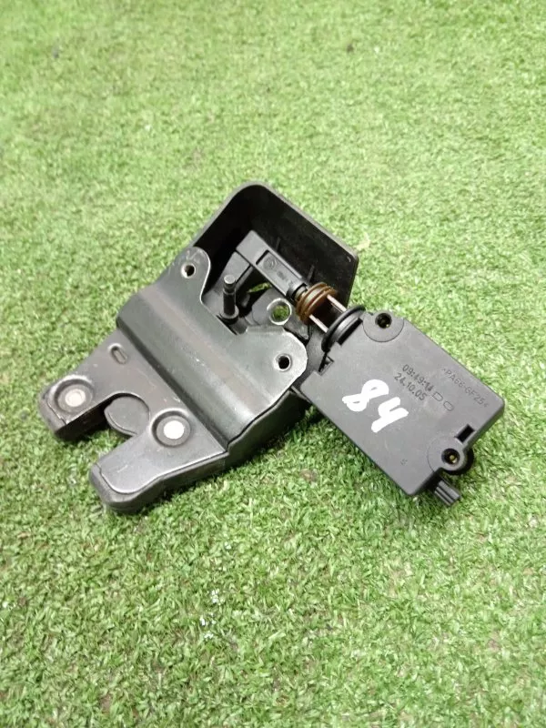 Замок багажника