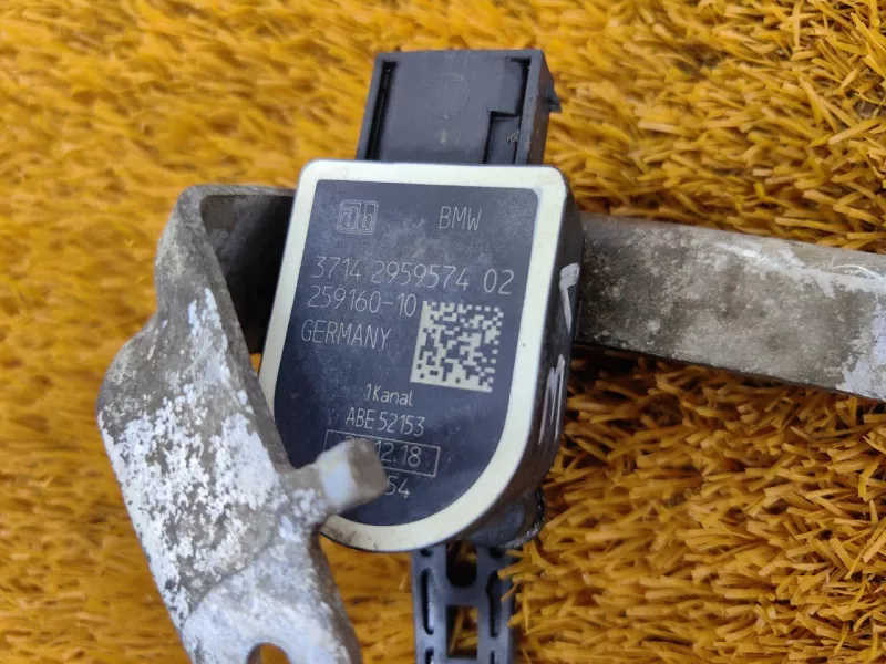 Датчик высоты дорожного просвета BMW 5-Series 2019 37142959574 G30 B47D20A, задний левый