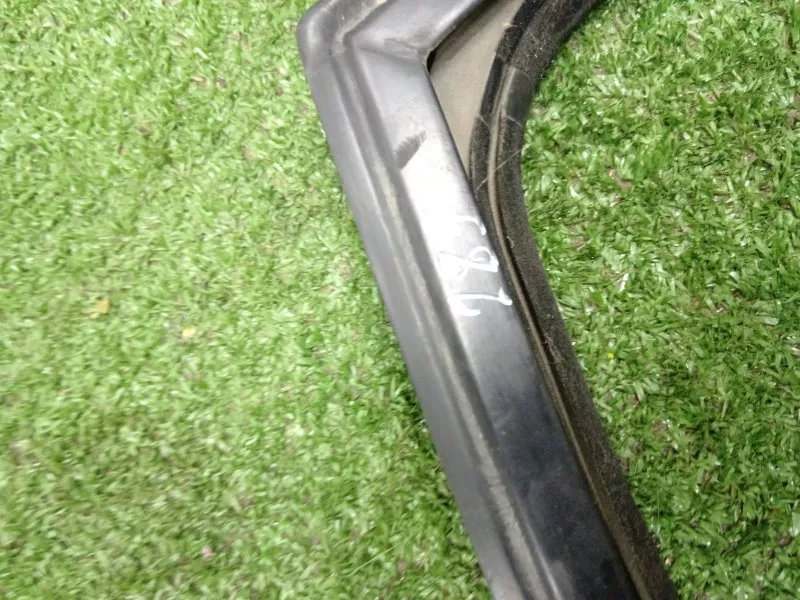 Уплотнитель стекла двери