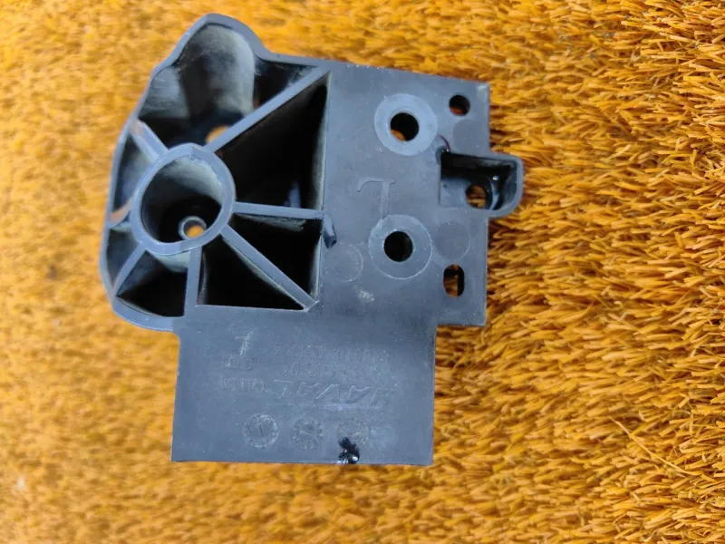 Крепление радиатора