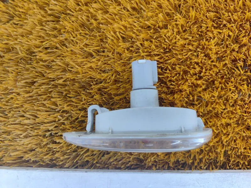 Повторитель поворота в крыло