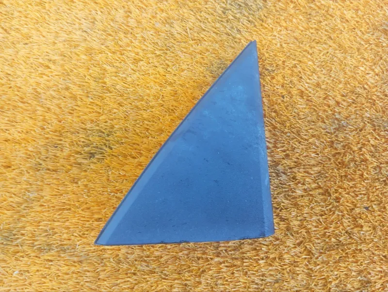 Уголок двери