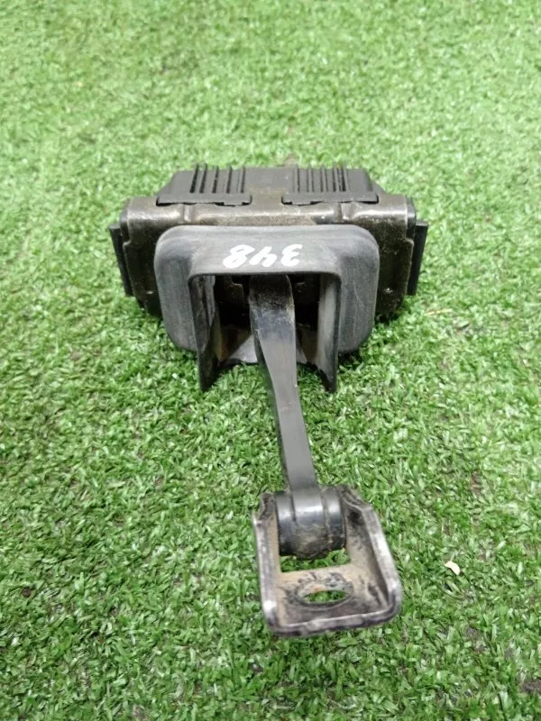 Ограничитель двери