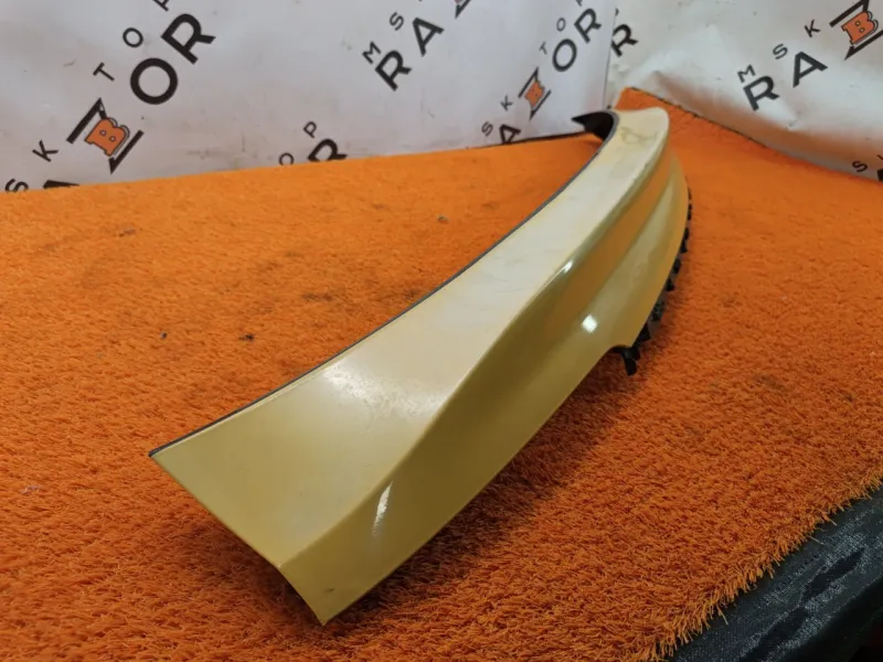 Накладка крышки багажника