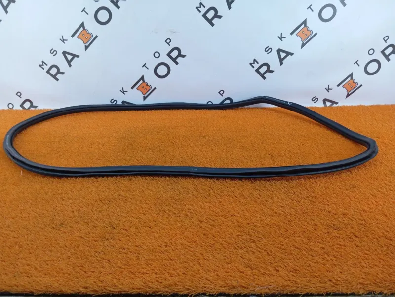 Уплотнитель проема двери