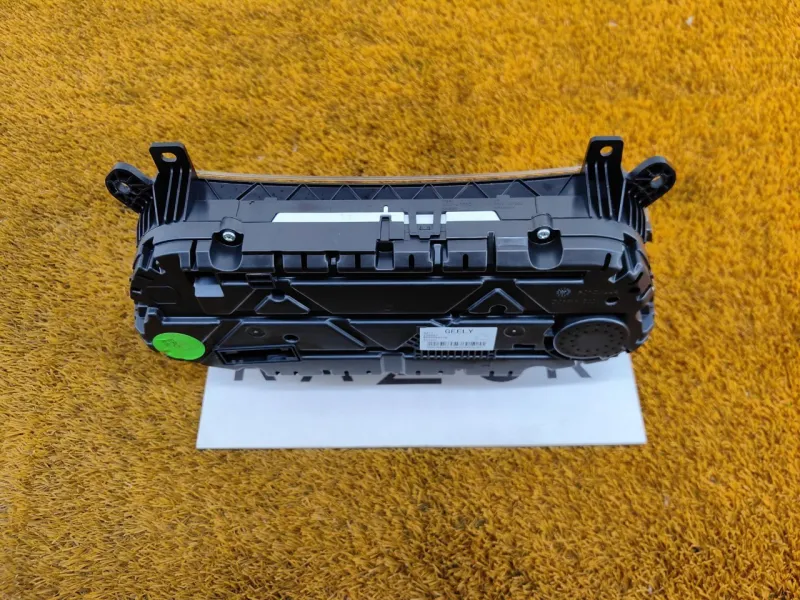 Панель приборов