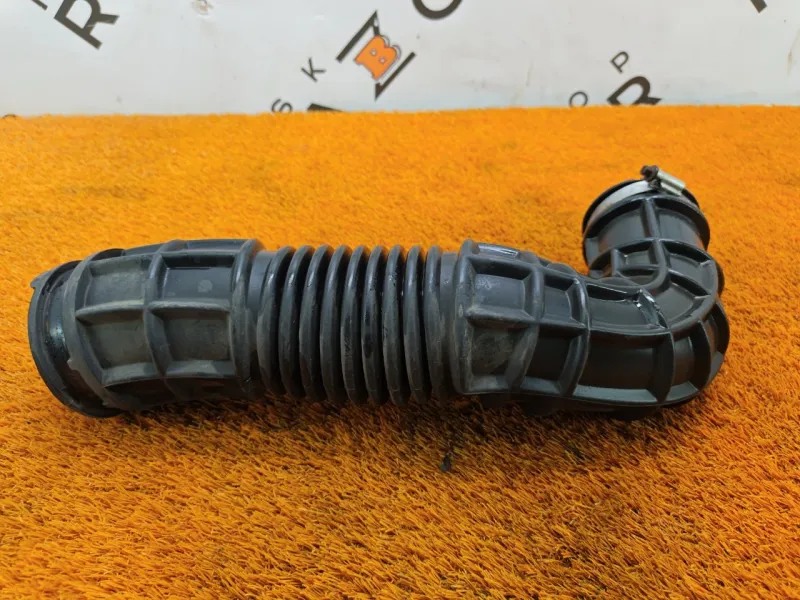 Патрубок воздушного фильтра