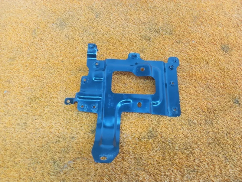 Кронштейн блока управления