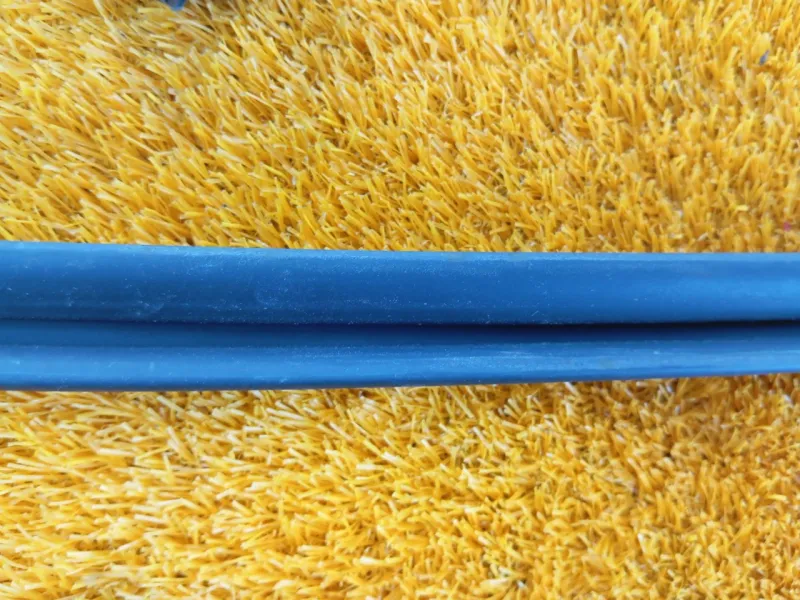 Уплотнитель стекла двери