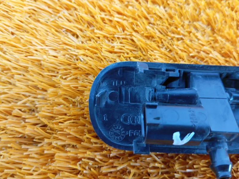 Форсунка стеклоомывателя