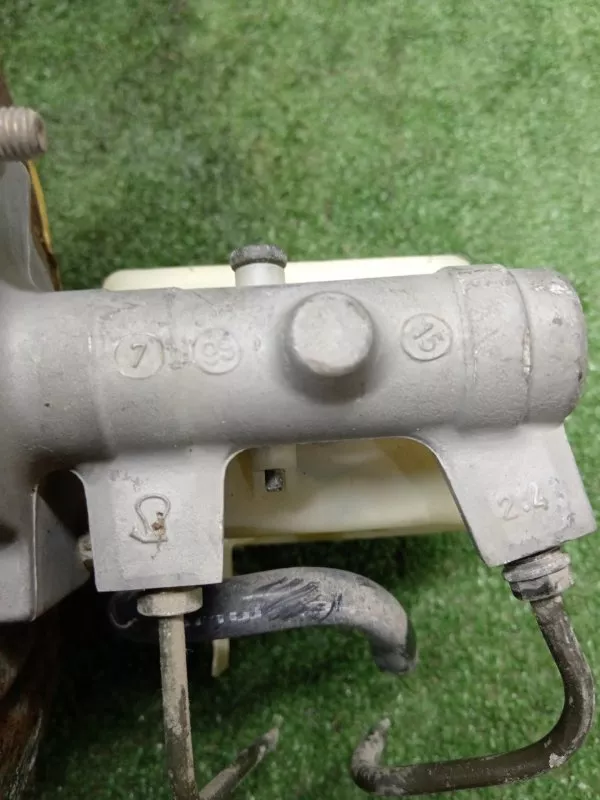 Главный тормозной цилиндр