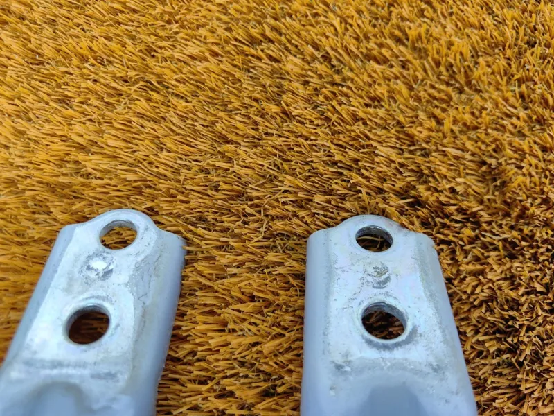 Петля двери